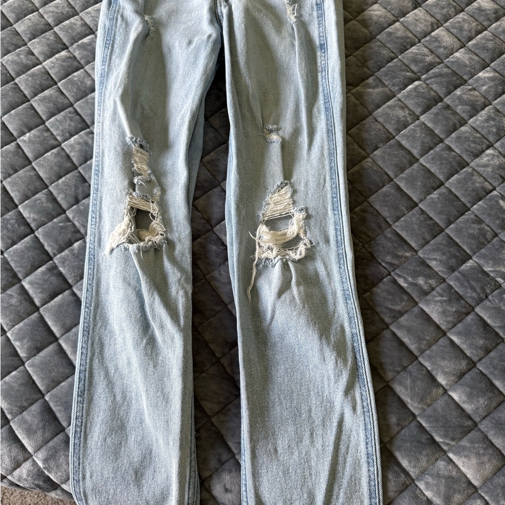 👖Hollister Ultra Mid Rise Mom Jeans size 00R